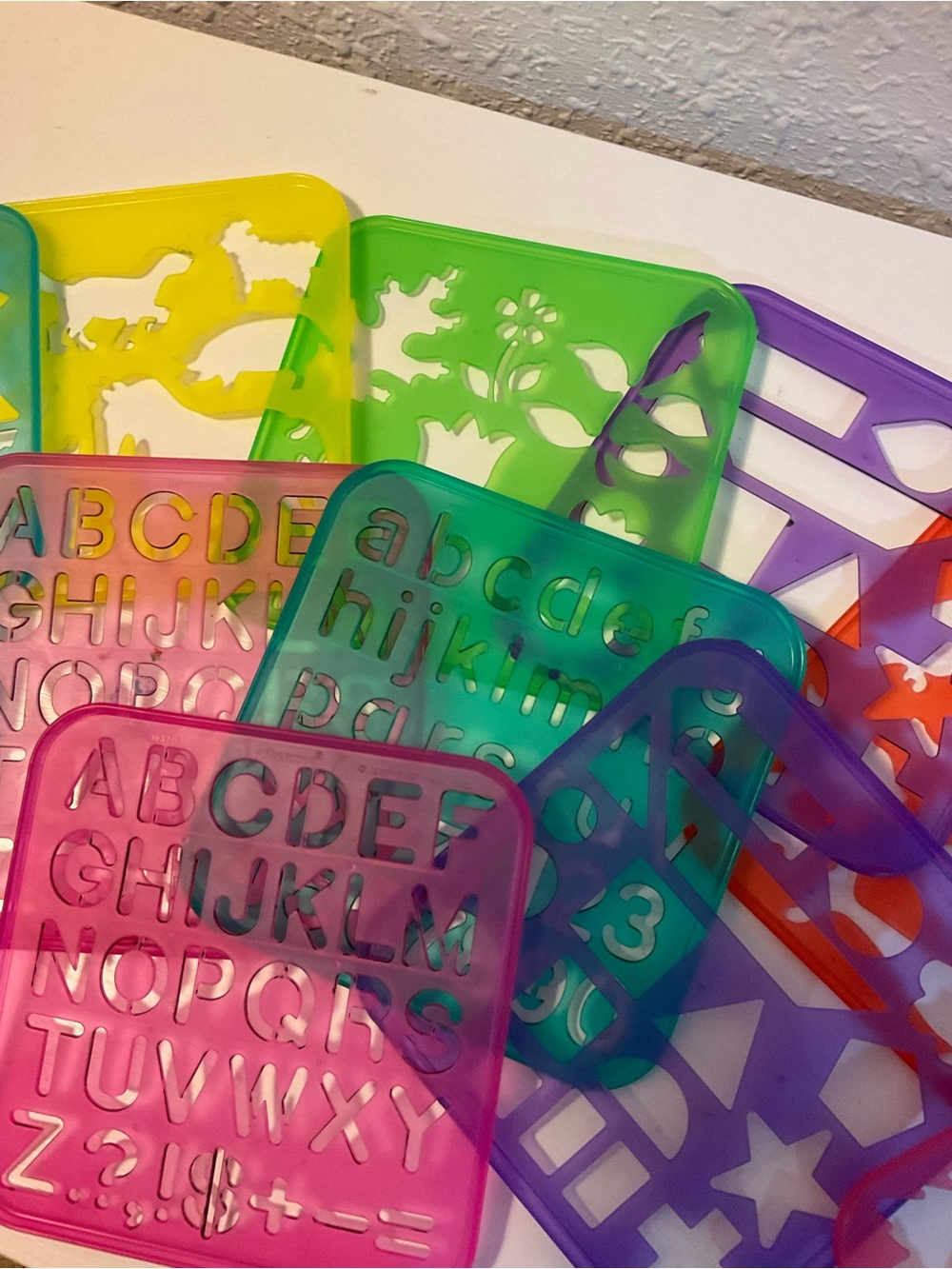 Vintage 12 Tupperware stencils - Picture 4 of 6